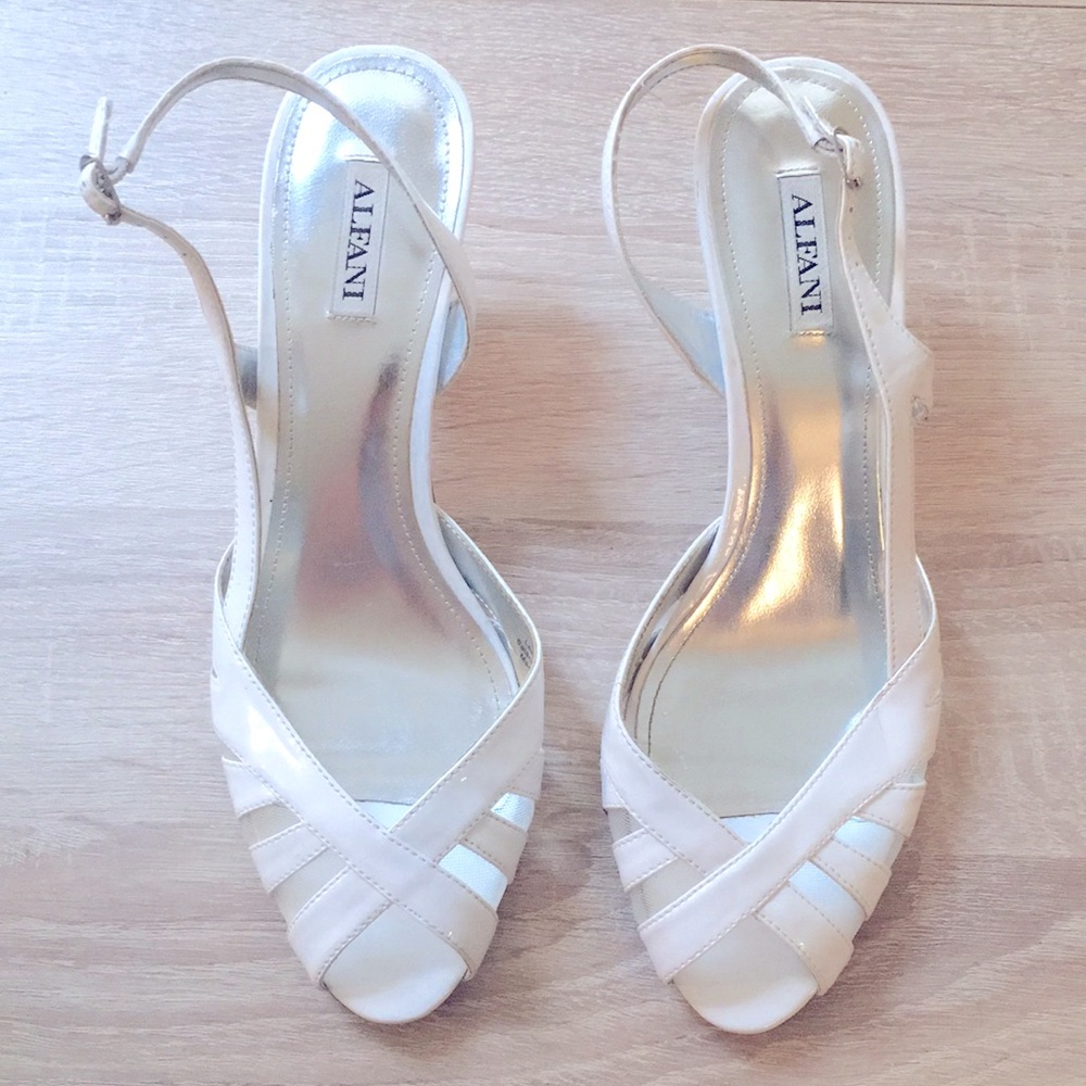 White open toe sling back heels. Size 8M.